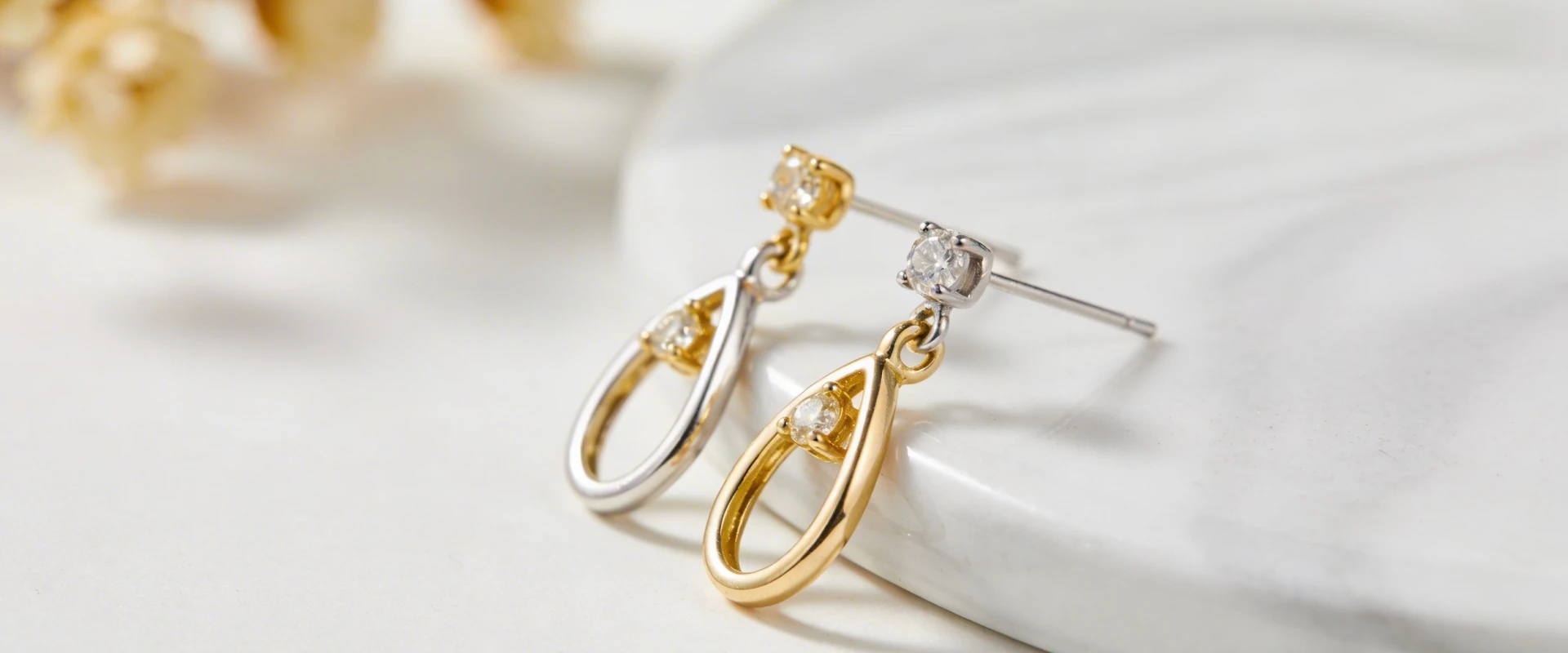 Fashion Earrings for Women: How to Choose Them?