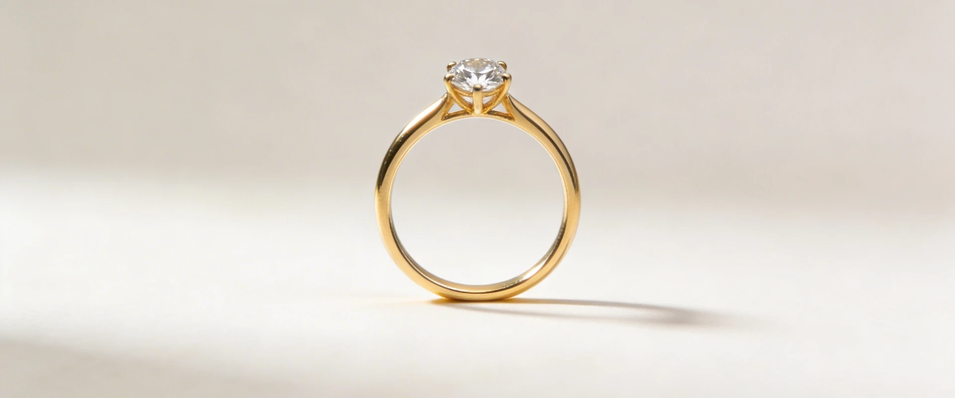 How to Choose the Right Yellow Gold Engagement Ring?