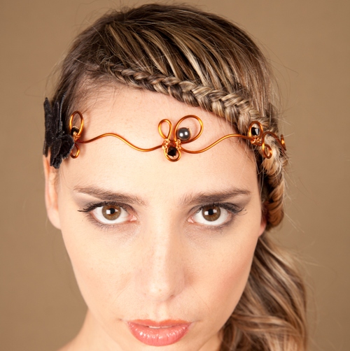 Embellissez votre coiffure avec notre sélection de bijoux dédiés aux cheveux
